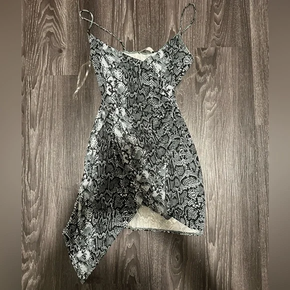 Blue and grey snakeskin dress in a size small from the brand blue blush